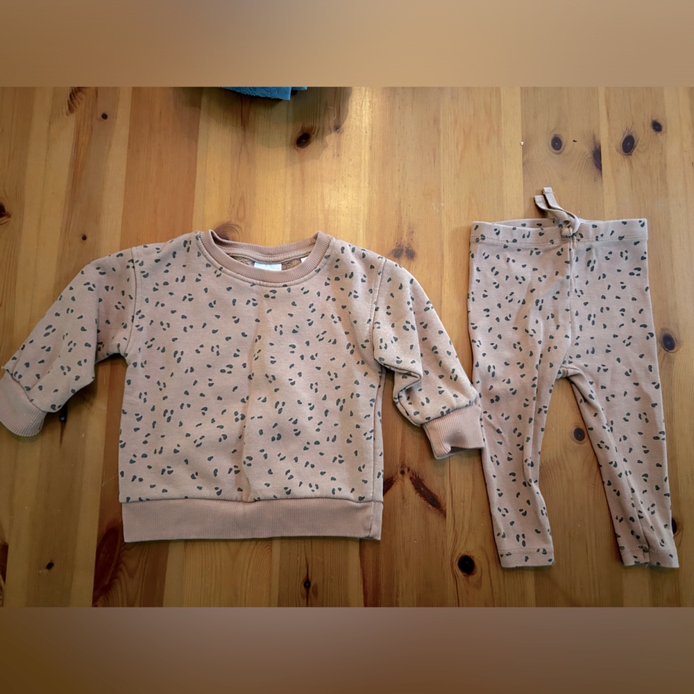 Zara Girls Matching Sweatshirt Set in Cheetah 6-9 Months